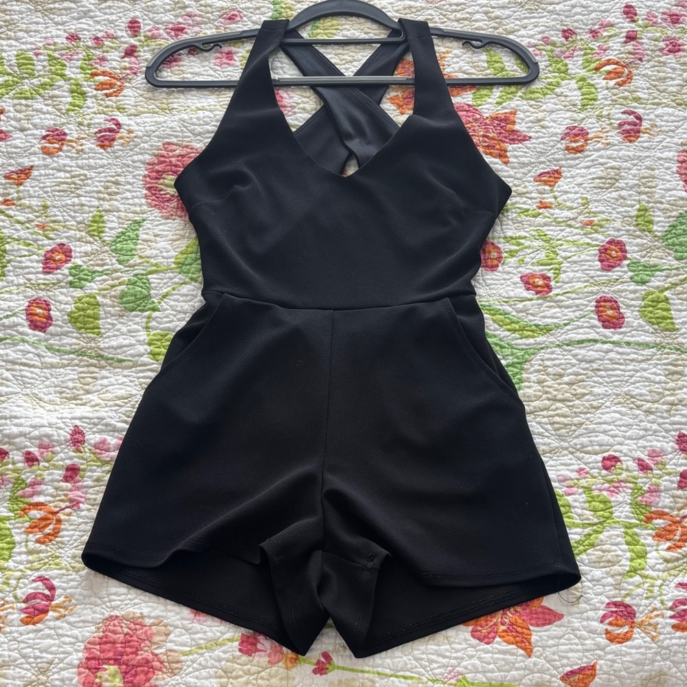 XS Black romper cross-back